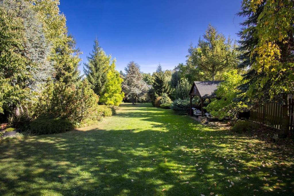 7 Bedroom Secluded Villa Close To Prague Říčany エクステリア 写真