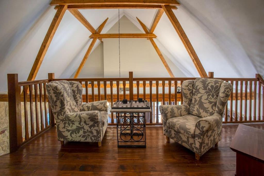 7 Bedroom Secluded Villa Close To Prague Říčany エクステリア 写真
