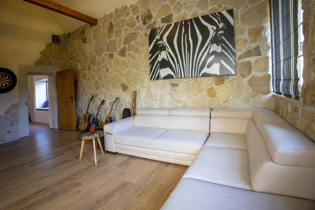 7 Bedroom Secluded Villa Close To Prague Říčany エクステリア 写真
