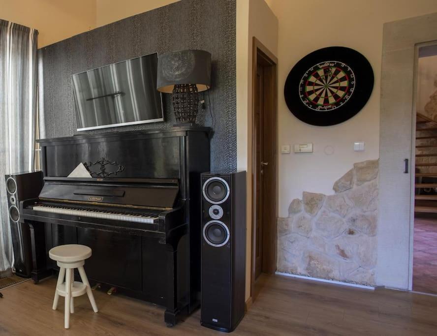 7 Bedroom Secluded Villa Close To Prague Říčany エクステリア 写真