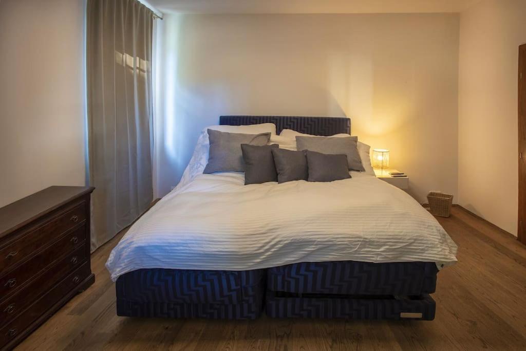 7 Bedroom Secluded Villa Close To Prague Říčany エクステリア 写真