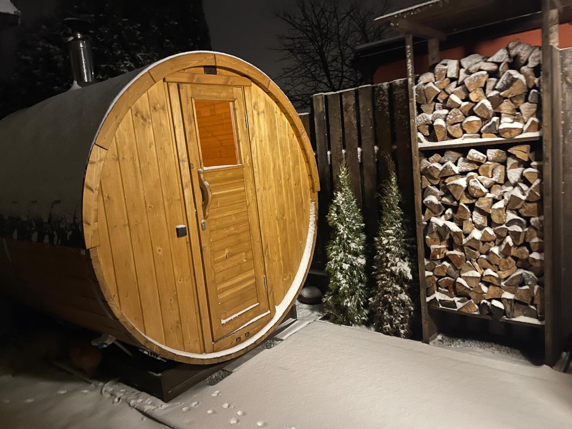 7 Bedroom Secluded Villa Close To Prague Říčany エクステリア 写真